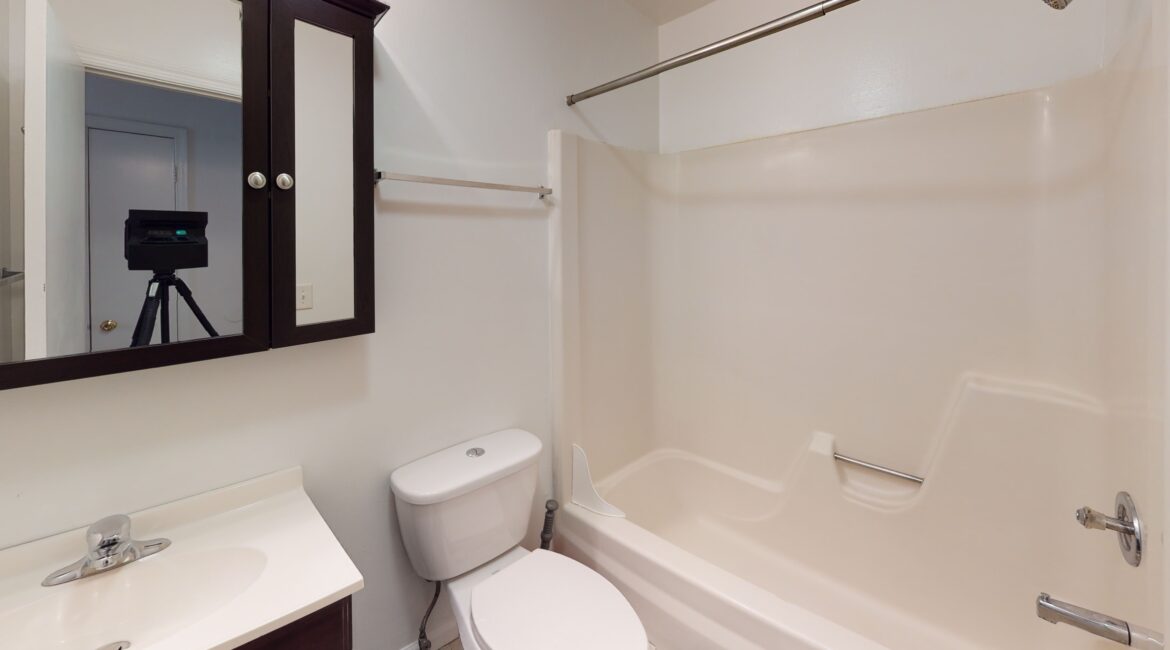 521-S-High-St-Unit-B-Bathroom